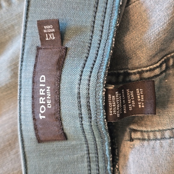 Torrid Denim women plus size 1XT stretchy jeans blue skinny high rise - Picture 6 of 6